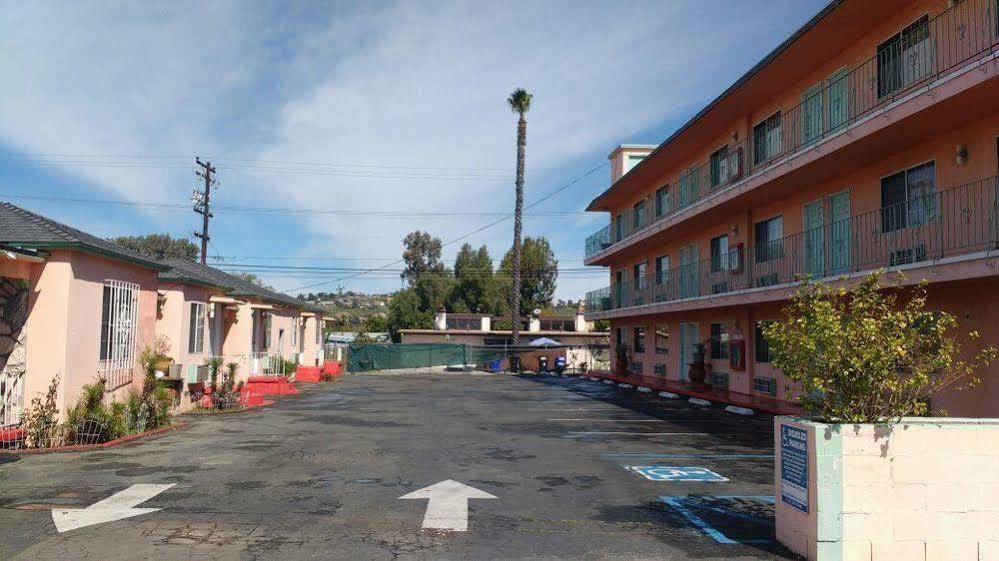 La Petite Rouge Motel San Diego Exterior foto